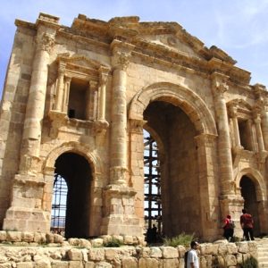 Jerash Gerasa Giordania città romana tempio di Artemide arco di Adriano teatro romano Decapoli